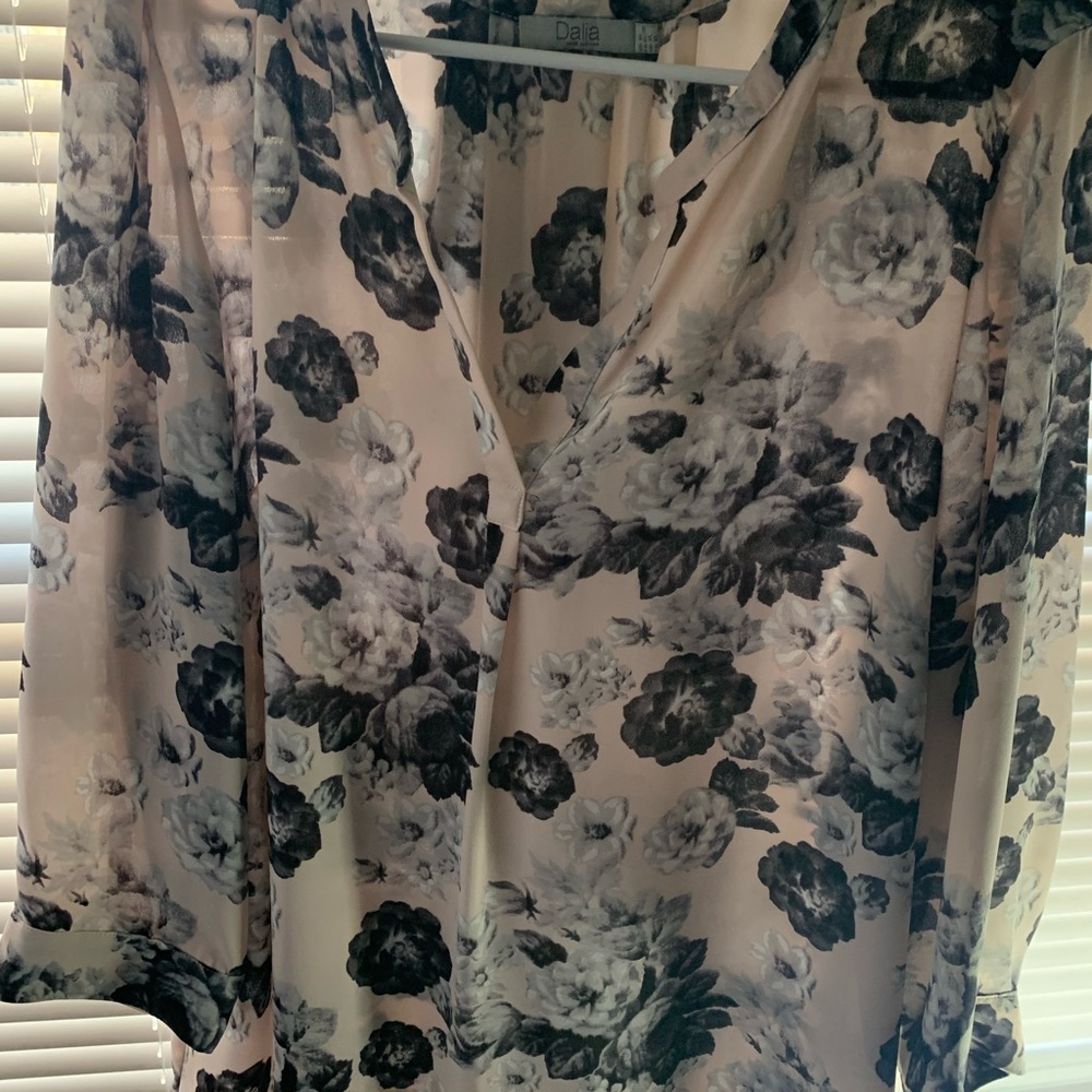 Floral pink top